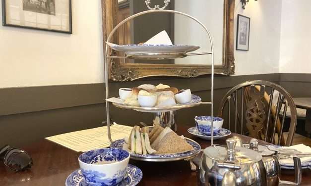December in London: Christmas at Kew and Afternoon Tea