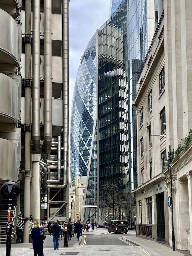 Lloyd's Building a Londra Architettura futuristica nel cuore della City